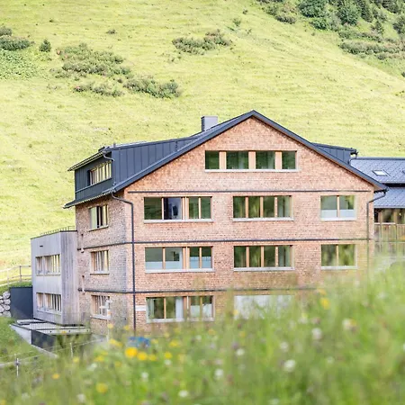 Berg Aparts Faschina - 08 Fontanella